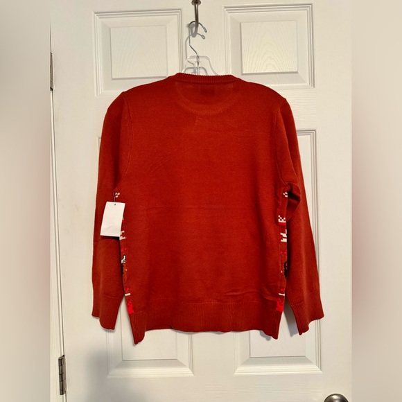 NWT Marvel sweater featuring the Avengers - Picture 2 of 9